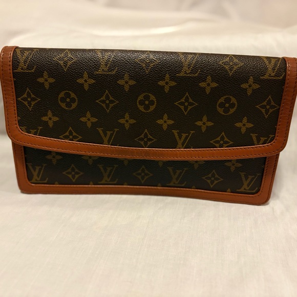 Louis Vuitton Brown and Tan Monogram Clutch - Picture 1 of 14
